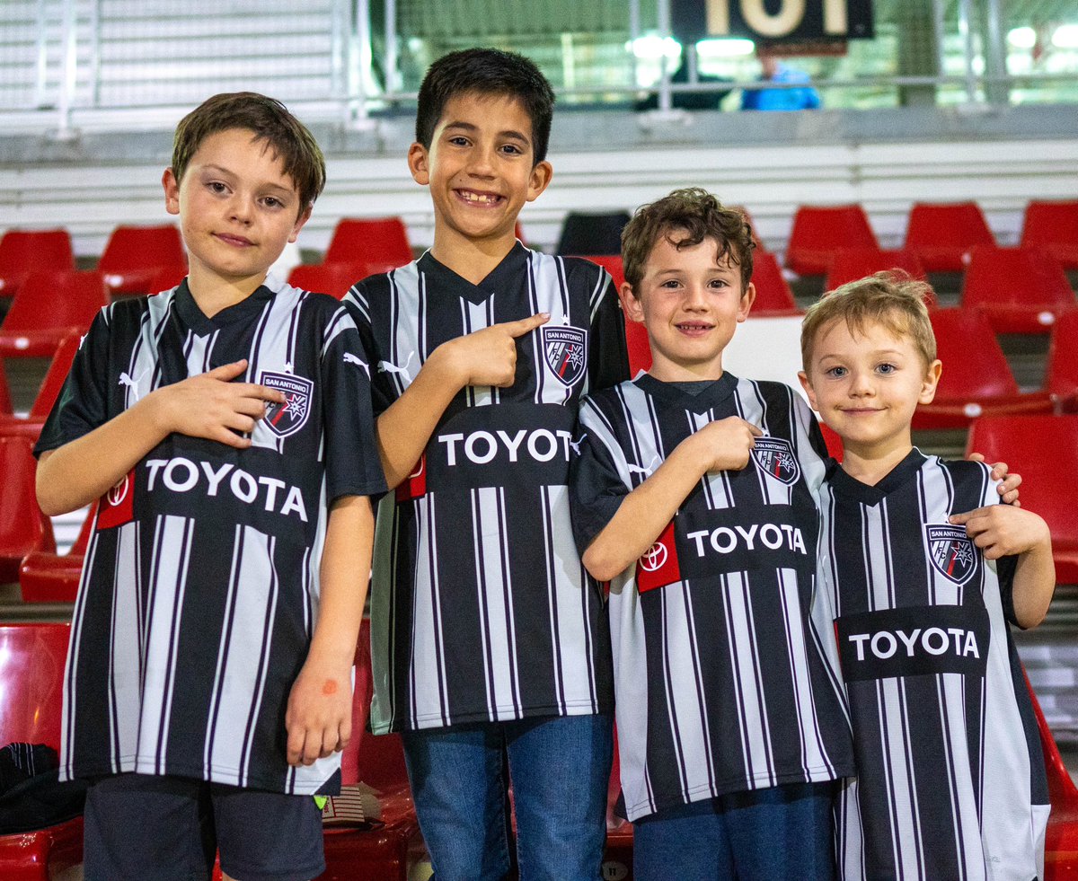 SanAntonioFC's tweet photo. Looking 𝐅𝐫𝐞𝐬𝐡 the new kit ⭐️ #Defend210 https://t.co/x8XSPpLxpf