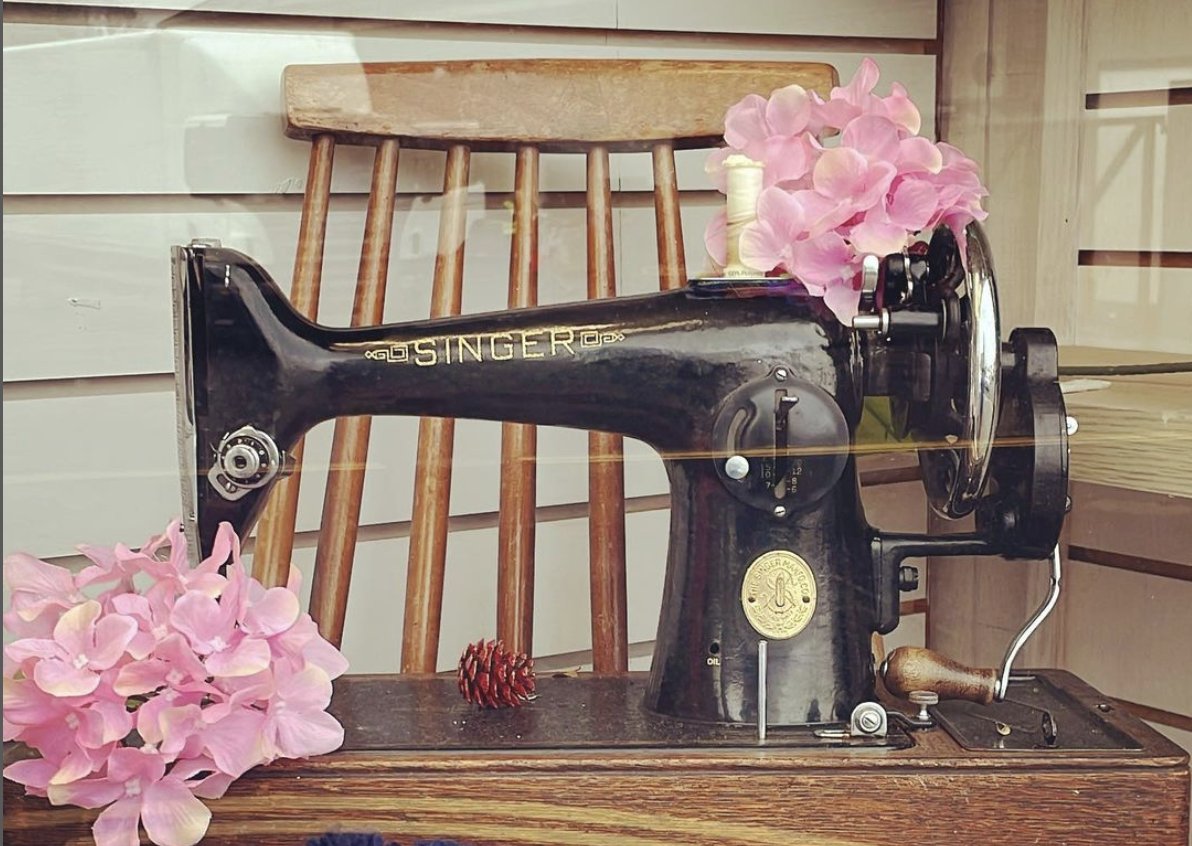francisxyzk's tweet photo. The Athlone Branch of The Singer Shop are Hiring.
Sewing experience is not essential, but an enthusiastic willingness to learn, is.
Position is Full or Part Time.

Applicants apply via DM to Hilary @SingerCavan https://t.co/ynLMODnSR2
