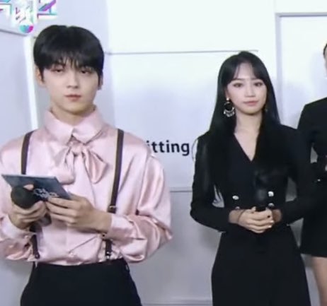 cherrygenes's tweet photo. following the trend tapi versi ceweknya yang dibelakang!! #stevanna #soochae https://t.co/h7MpQAOr4h