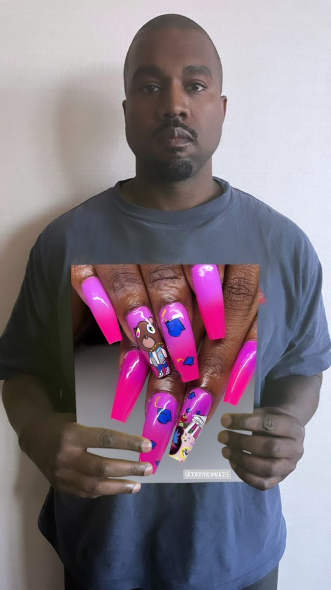kalifornails's tweet photo. Graduation nails.., handdrawn… don’t play with me… https://t.co/UD2CckTr0W