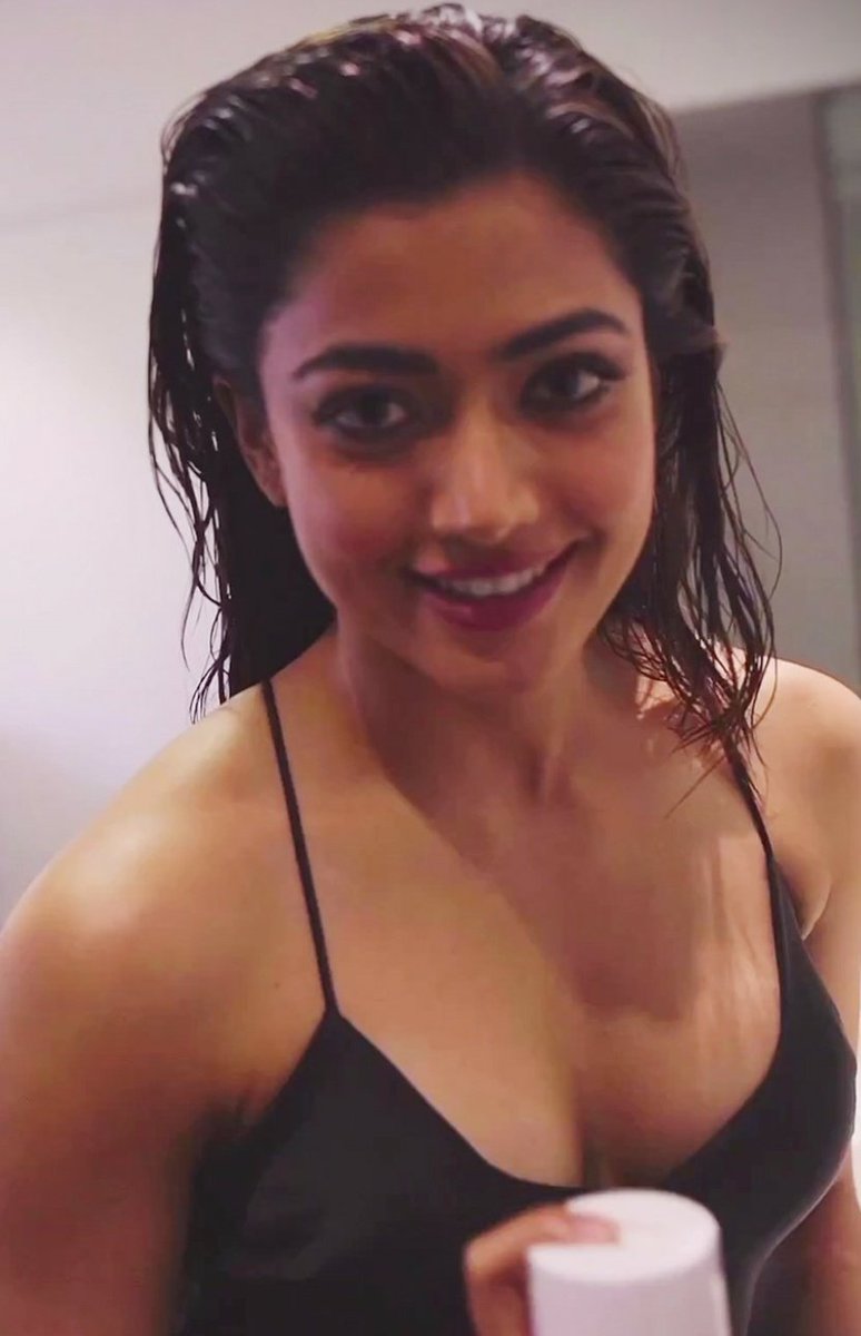 KollyCensor's tweet photo. . Rashmika Mandanna https://t.co/jvEDKkjWre