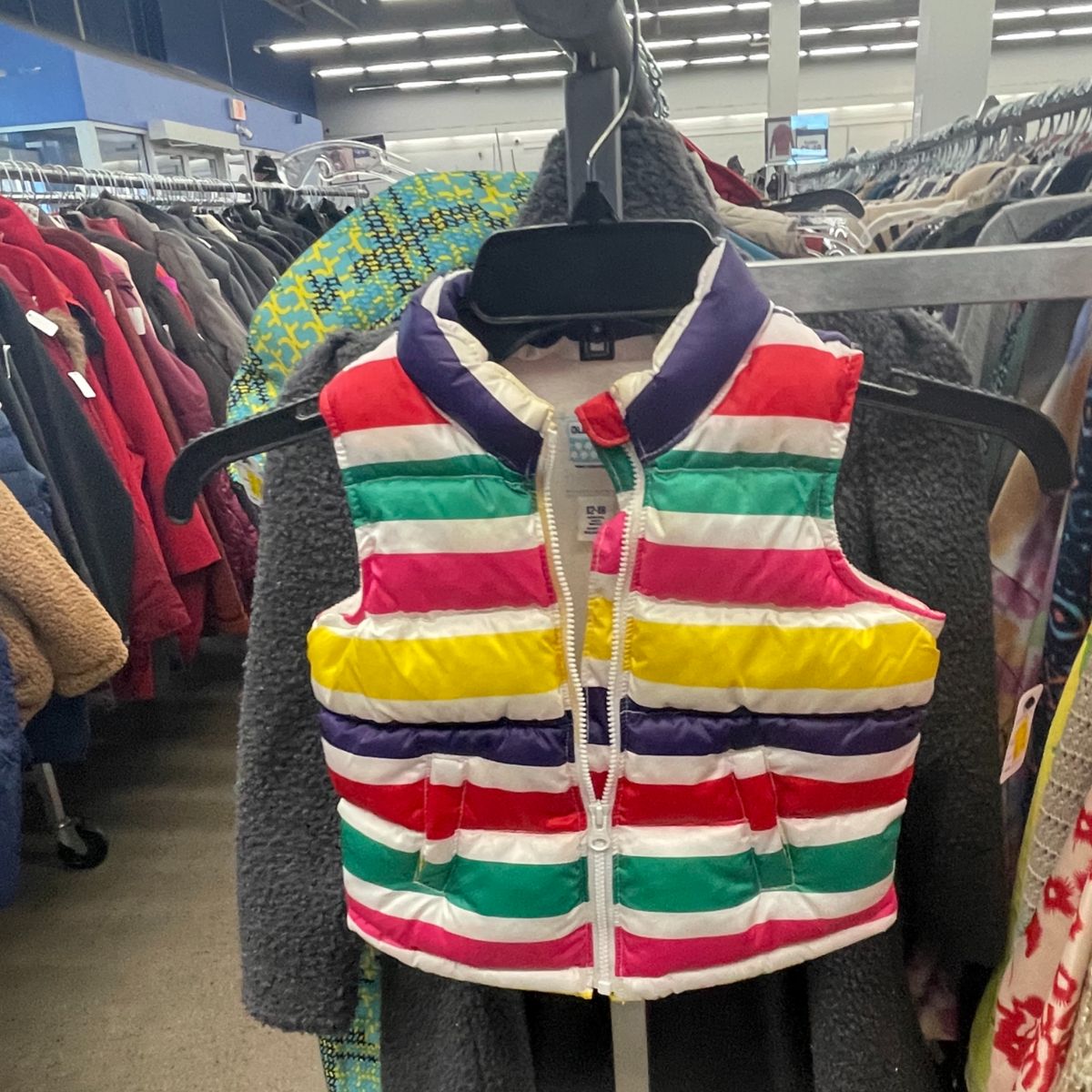 goodwill_mass's tweet photo. February vacation is here! Make sure you're outfitted for every activity you're hoping to do this week by stopping by our stores. We have something for every occasion! #ShopGoodwill #GoodwillFinds #GoodwillMass #SchoolVacation #WinterBreak https://t.co/TqkV5fnjYu