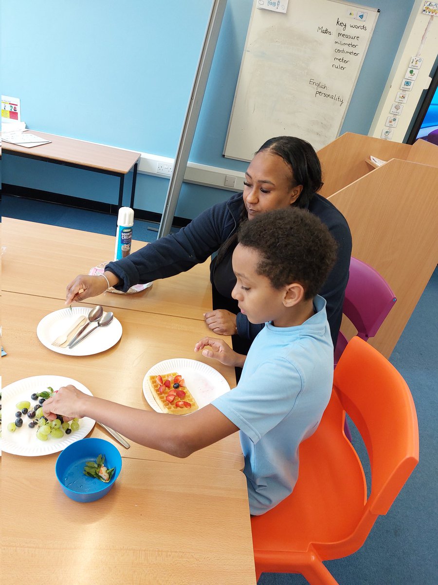 EastonLEAP's tweet photo. Happy Shrove Tuesday! We learnt about the ingredients that go into pancakes and we learnt why pancakes are made before Lent. @LearnatMAT #PancakeDay https://t.co/0z3tvfnpAq