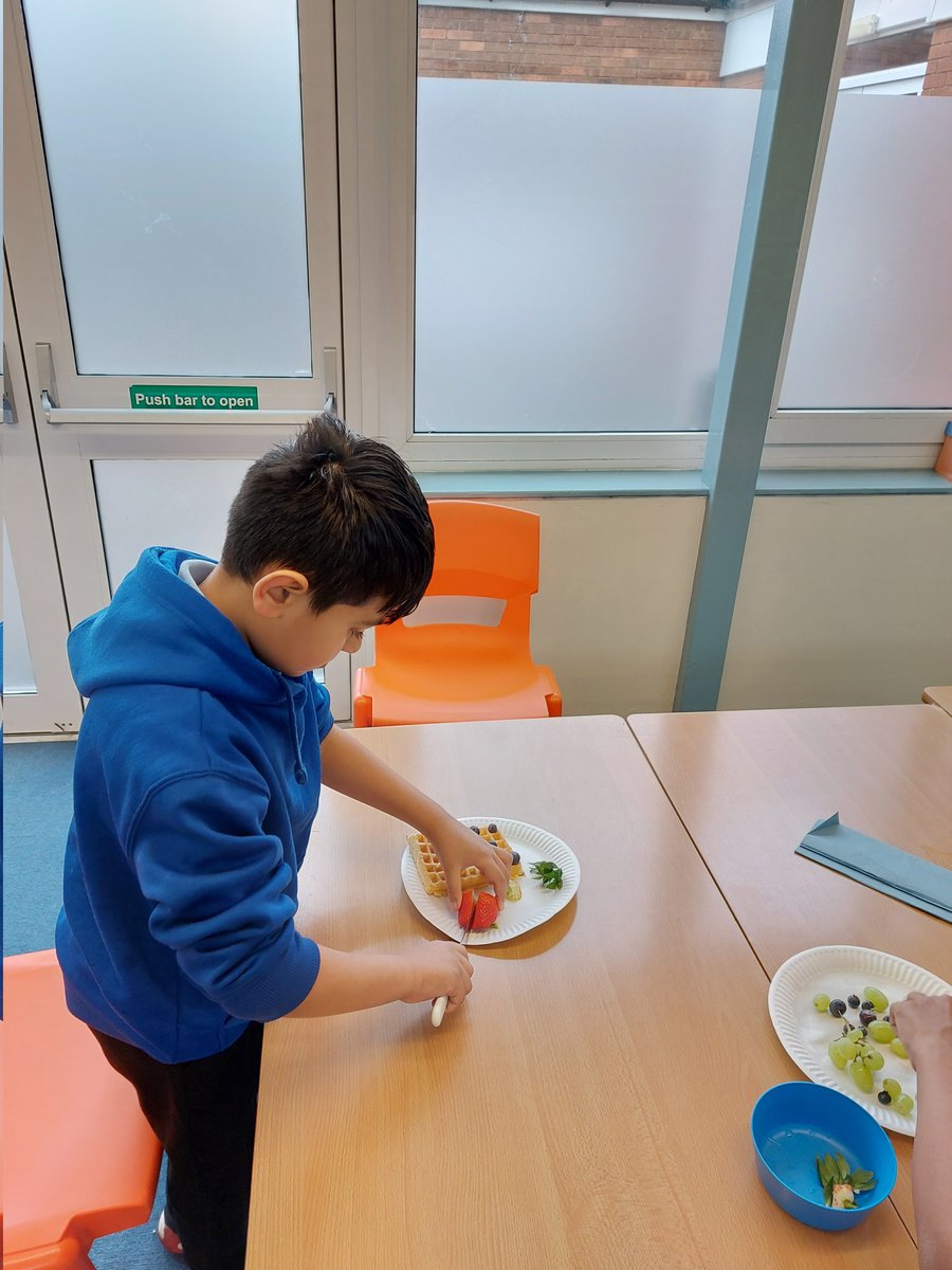 EastonLEAP's tweet photo. Happy Shrove Tuesday! We learnt about the ingredients that go into pancakes and we learnt why pancakes are made before Lent. @LearnatMAT #PancakeDay https://t.co/0z3tvfnpAq