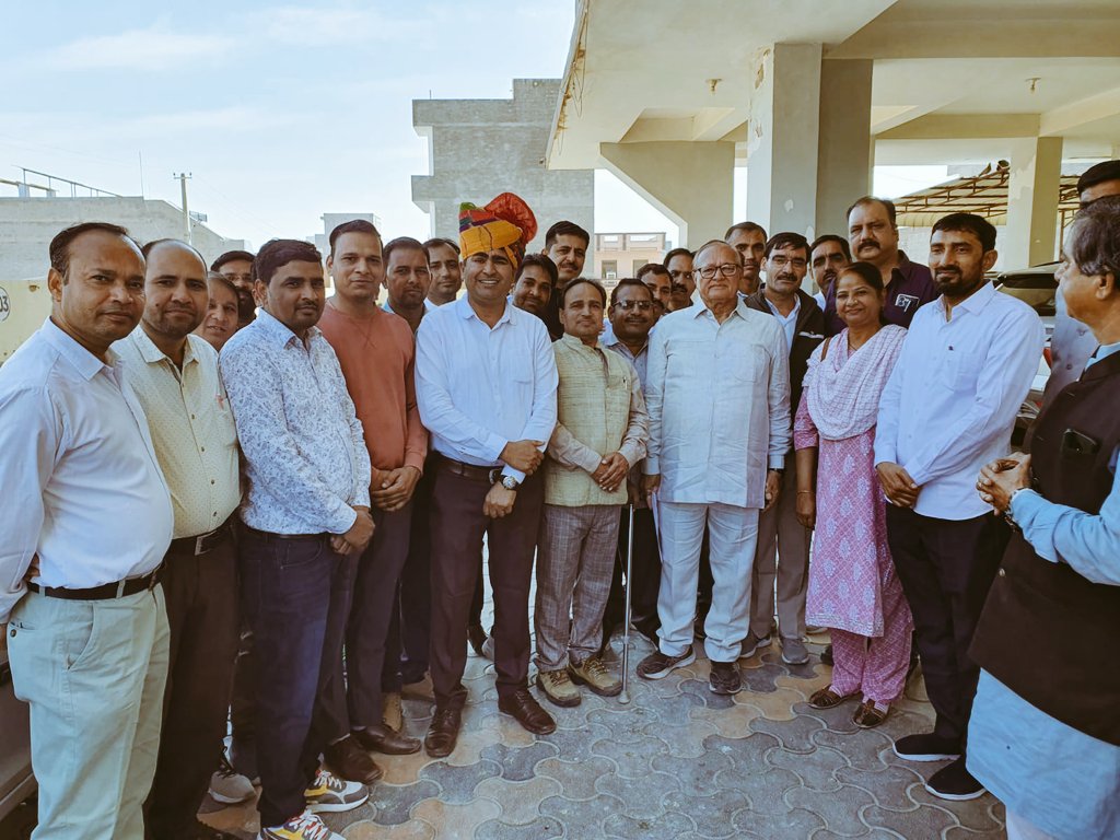 Hon निदेशक महोदय द्वारा संगठन से किए वायदे के अनुसार 9998 व्याख्याता से पदोन्नत उप प्राचार्य की चयन सूची जारी कर दी गई है। 
पदौन्नत सभी साथियों को हार्दिक शुभकामनाएं
संघर्ष का फल मीठा होता है।
जल्दी ही काउंसलिंग करवाकर पदस्थापन करवाने का प्रयास किया जाएगा
<a href="/ashokgehlot51/">Ashok Gehlot</a>