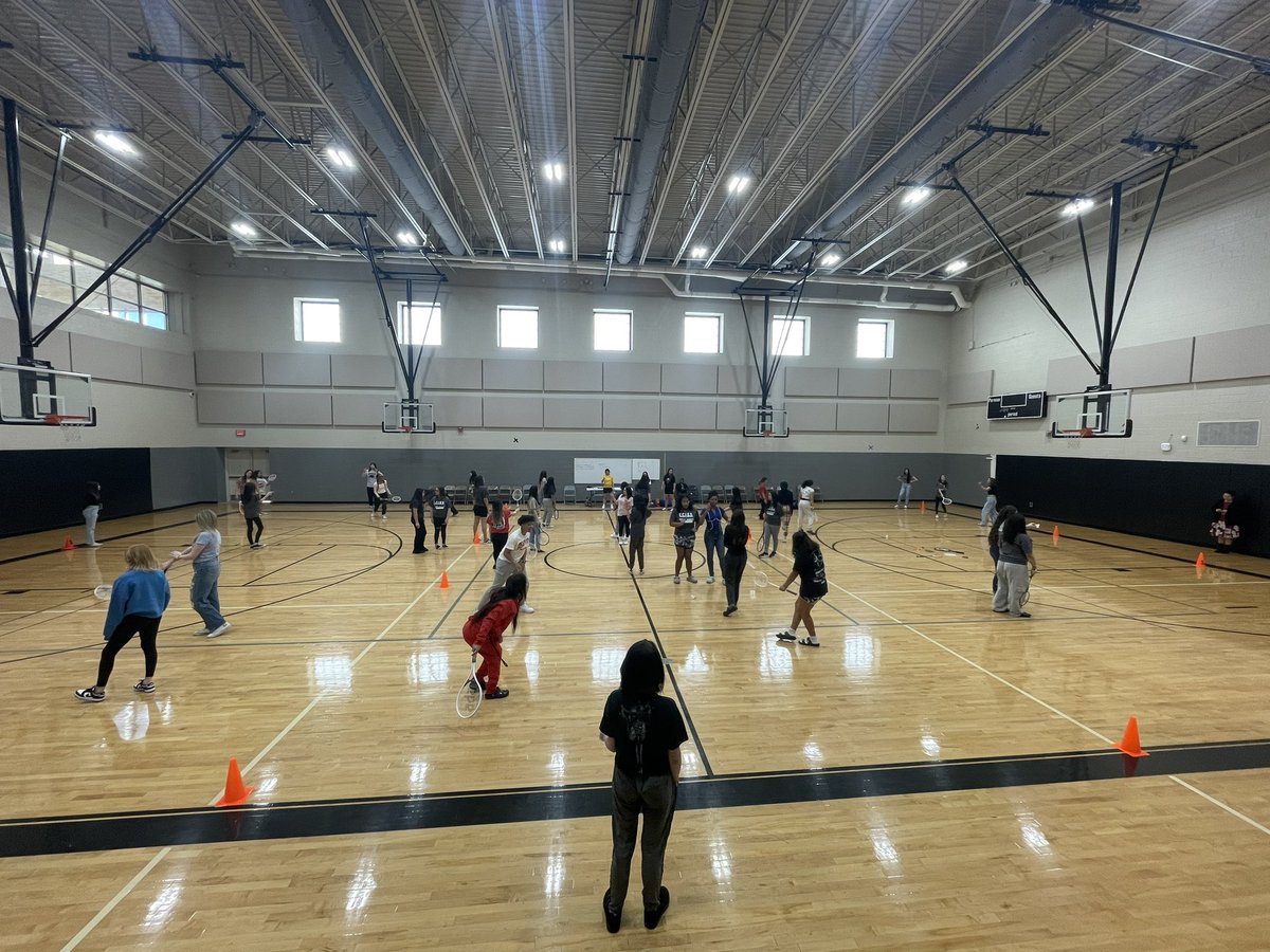 coach_torres2's tweet photo. Tell me it's impossible to manage and get 58+ students involved/engaged in class.
Here is your impossible.
#PeTheBestSubject
@CoachDivaDay @c_hernandez20 @christinarg2289 @casey9elizabeth @ecisdhpe https://t.co/VlbL5rfmzF