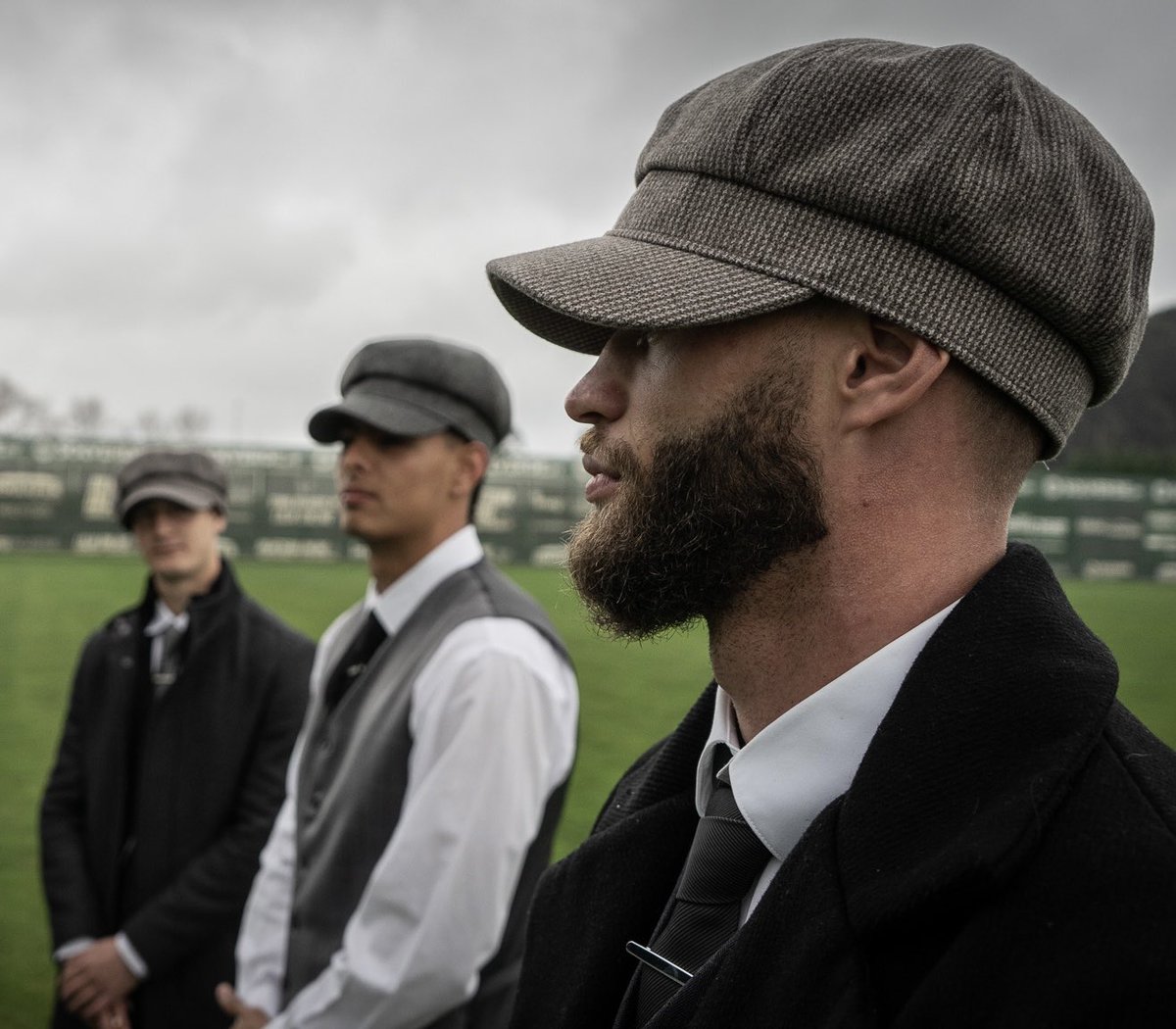 Fãs de <a href="/ThePeakyBlinder/">Peaky Blinders</a> vão entender.

Que trio! 😁 

#carnaval #PeakyBlinders