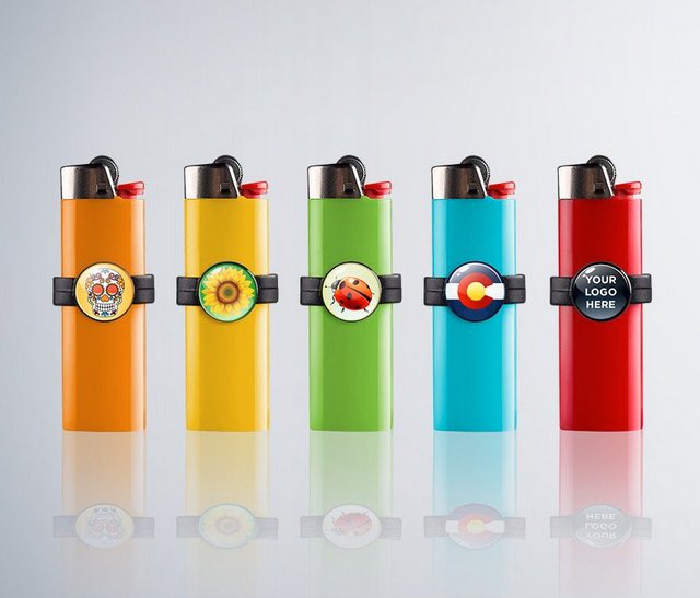 twistedfootllc's tweet image. Express yourself 🤩

Let your lighter do the talking, with #lightercharms #interchangeable #collectible #fridgemagnet #ballmarker #bowlsnuffers 

Only from #twistedfootllc