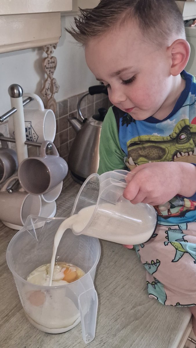 LauraRx11's tweet photo. Cooking lesson with Carter today... he can now make yummy pancakes 🥞 😋 

@cwp_rhymney @cwp_early_years https://t.co/UnHy6BrIlw