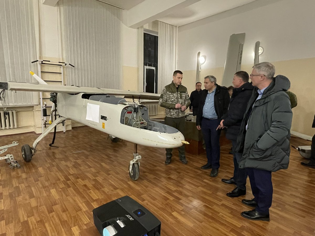 michael_brodsk's tweet photo. Inspecting Iranian drones in Kyiv. The drones were provided by Iran to Russia during the war and used against Ukrainian civilian infrastructure. Iran poses a real threat to 🇮🇱 🇺🇦 and the whole world. @YuliEdelstein @zeev_elkin #Iran #drones https://t.co/7CPF5WSDmw