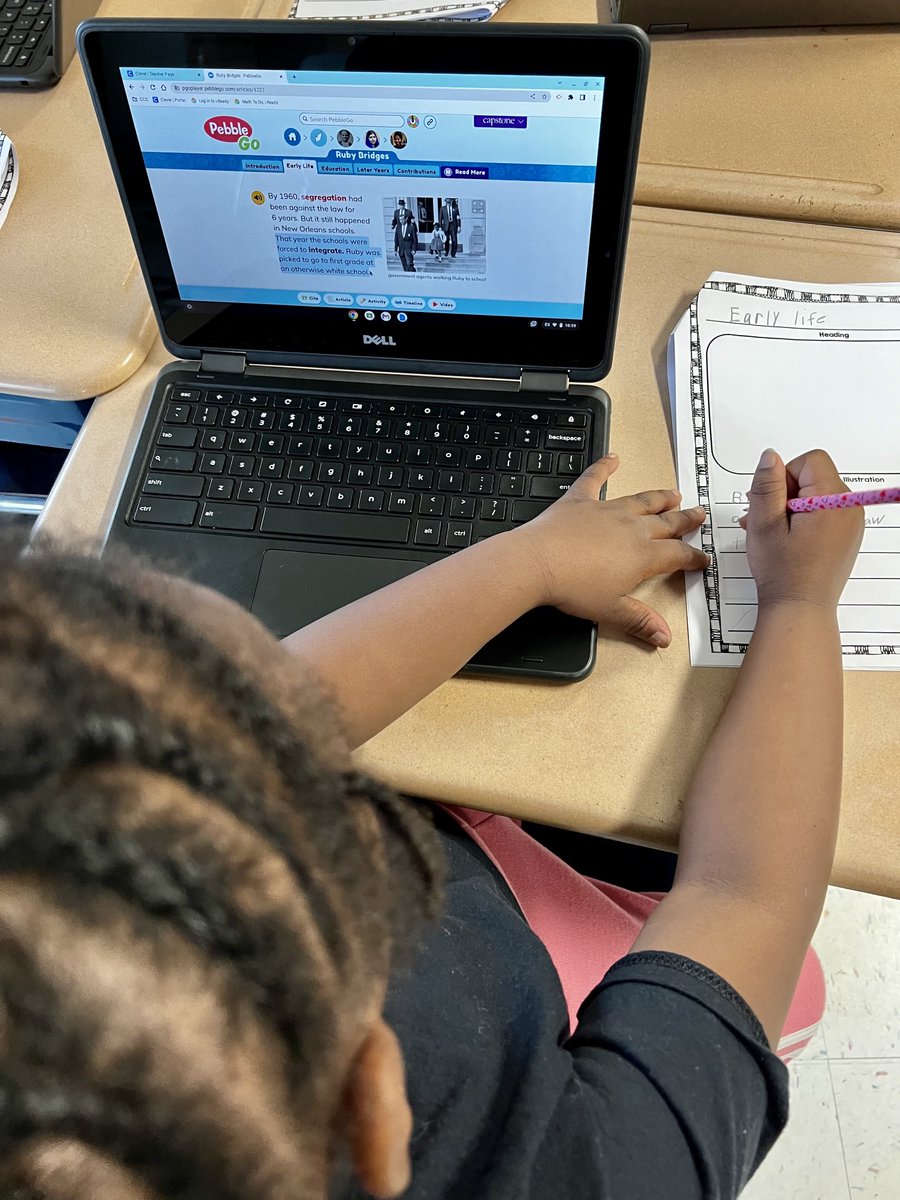 HendersonShane's tweet image. Students using #PebbleGo to research and learn more about an African American of their choice to complete a research writing project. @PESlibrarymedia  #CCSDigitalLearning