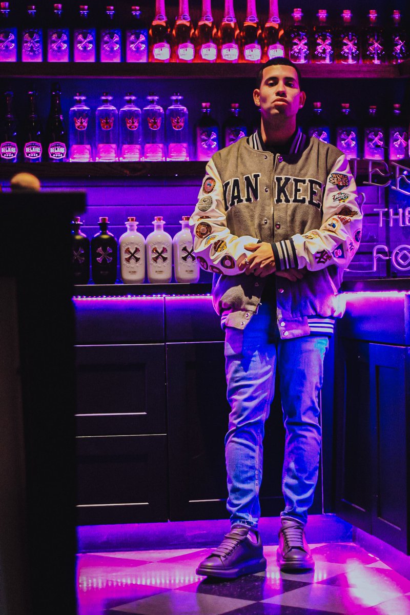 DashFlaSh's tweet photo. Black Bottle Boy forever. 💫🍾
@OfficialBelaire https://t.co/C3qQLUtA1G