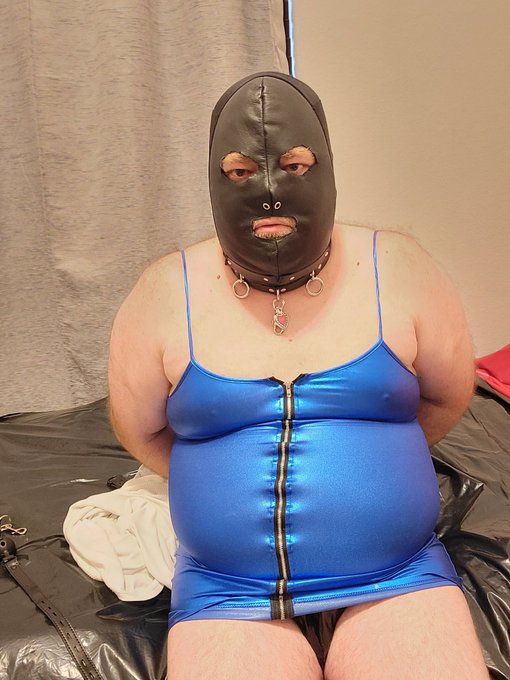 What kind of bondage should I do with this outfit https://t.co/J8uS2HrgLU