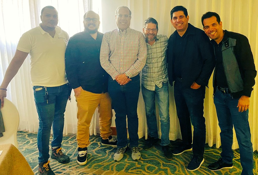 Conectorrd's tweet photo. Training Dominican Republic / #BeConector @KoproxMs @hectorrtejada @Conectorrd https://t.co/SHSEmA0trd @osirislorac @dbxpro @JBLaudio. @CrownAudio @AKGaudio @AMXtalk @NEC @MartinProUKDist @shure @DanteNetwork https://t.co/FL69VHWB9e