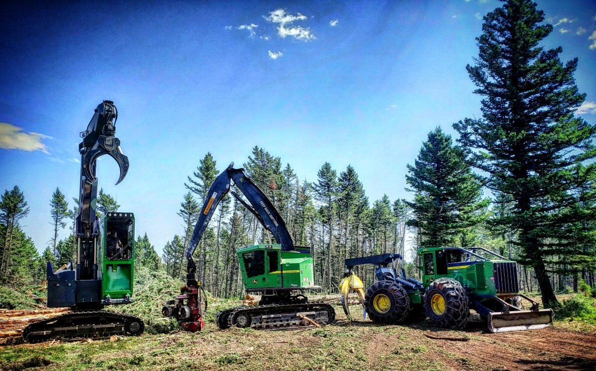 rdoequipment's tweet photo. That's what you call a dream team.

📸: Matt E., Montana https://t.co/14lTz73Tlf