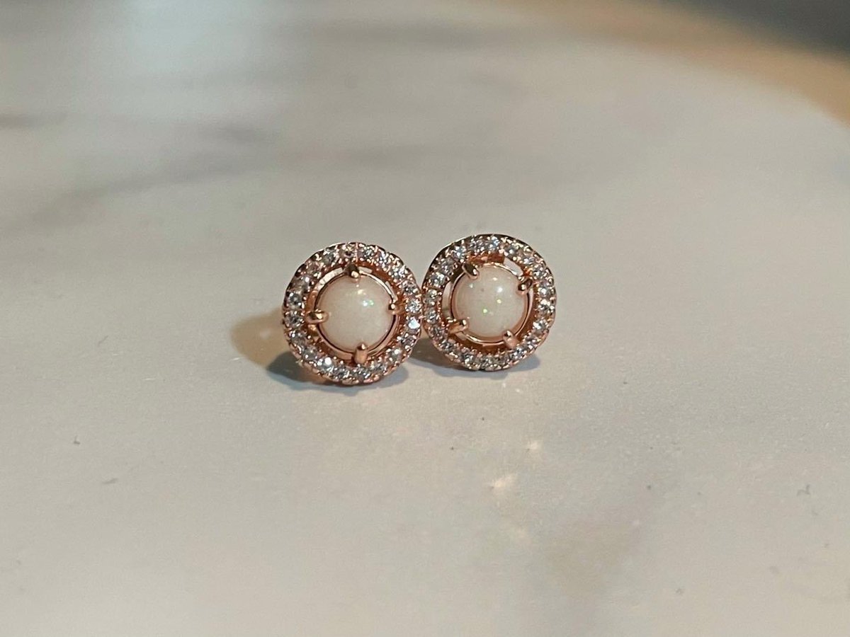 sweetbkeepsakes's tweet photo. Halo stud earrings - rose gold plated &amp; pearl shimmer 🥰 #breastmilkearrings https://t.co/j31WKVjasG