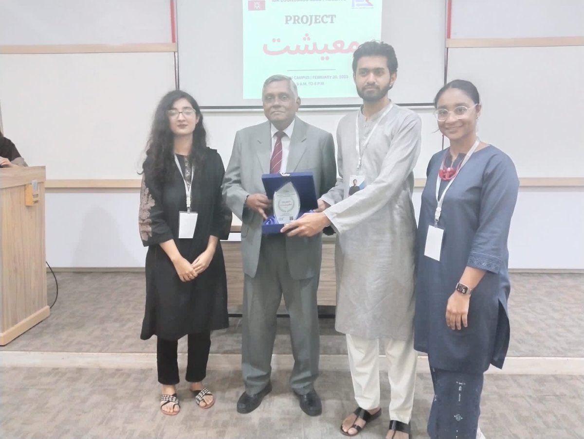ClubIba's tweet photo. Our Judges for round 3 
@lubnanaz8 and dr. Moonis Ahmar. 
Thank you so much for taking out time and judging our final round. Your feedback to the teams was very insightful. https://t.co/r2xlDoYTPk