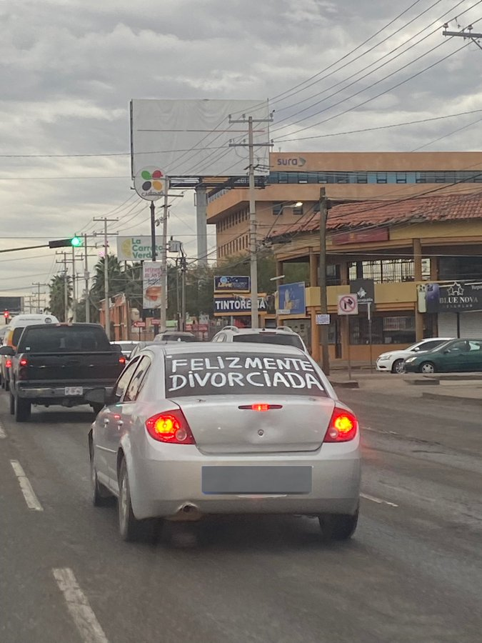 elPho3niX's tweet photo. El Blvd. Solidaridad en #Hermosillo toda una aventura cada día. https://t.co/ol1jKRjjZo