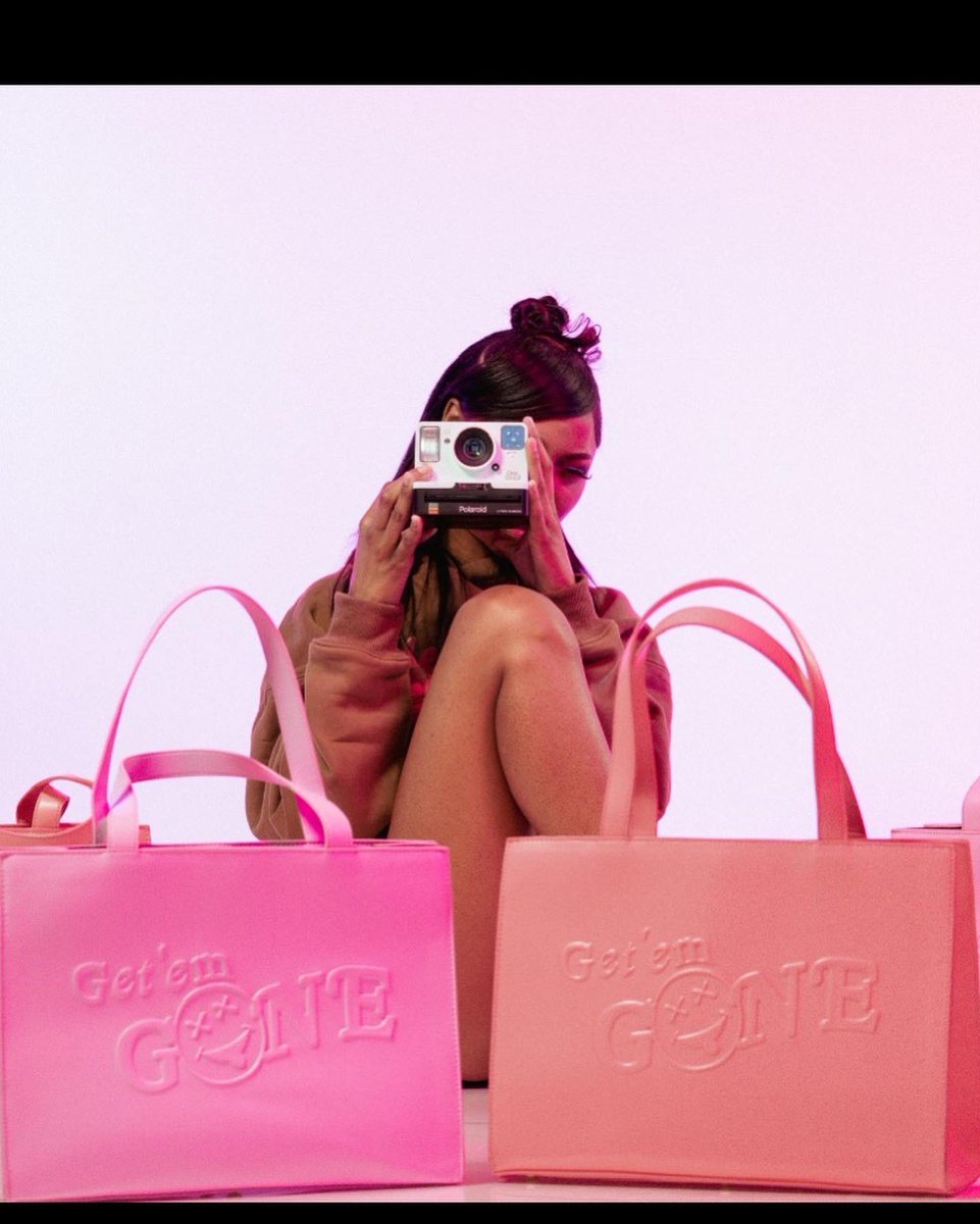 getemgonecorp's tweet photo. The Handbag Of Every Girl Fantasy!! 🫶🏾💖

Made With Premium Leather Material, installed W/ Inside Zipper Pockets And Comes With A Detachable Long Strap - Go Grab Yours NOW on https://t.co/M6NvEr4Ny0 Before They’re All GONE! https://t.co/Bj6WJzl2Mm