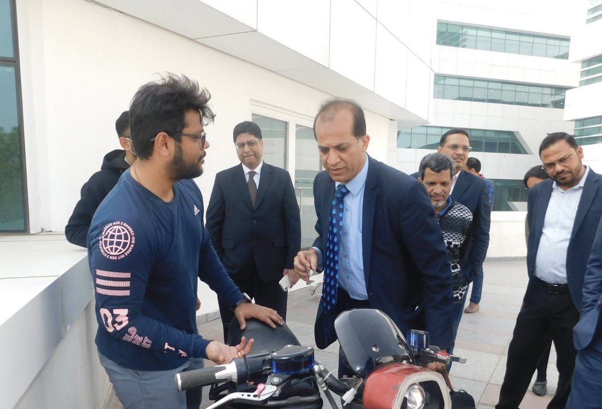 vikasgupta83's tweet photo. Had the privilege to share CREATARA’s
mobility vision and product with Mr. Nishant Arya and the @JBM Group #EV business team at #IIT DELHI on 16th Feb.
@creatarateam #team #evbusiness #electricbike #twowheeler #StartupIndia #madeinIndia #designedinindia https://t.co/TD9EcHV6uG