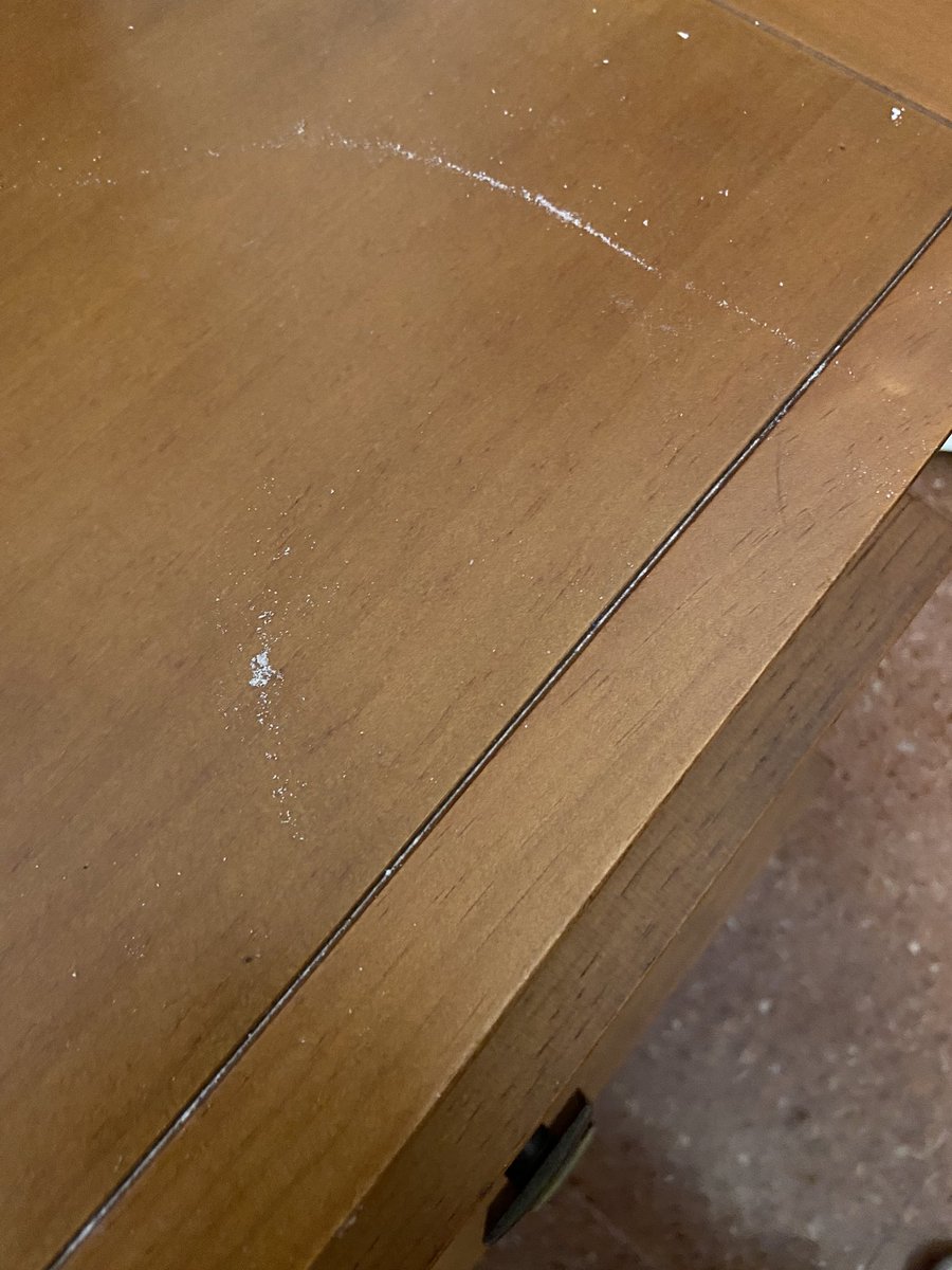 CarlosTeRo's tweet photo. Desde que tengo a la niña, mi casa parece un capítulo de Narcos o un día cualquiera en la vida de Froilán. https://t.co/enRFtEffFK