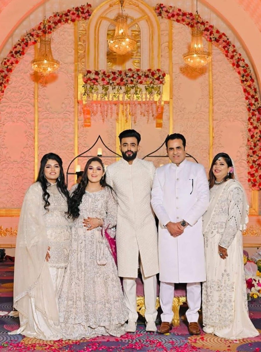 aminpathan54's tweet photo. मेरे बेटे अनस पठान को शादी की पहली सालगिरह की तहेदिल से मुबारकबाद। अल्लाह से दुआ करता हूं कि आपकी जोड़ी हमेशा सलामत रखें और आप स्वस्थ और खुश रहें।
@AnasPathan01
#aminpathan #anaspathan #kota 
#jaipur
#mumbai
#india
#Dubai https://t.co/xHdkjy23dx