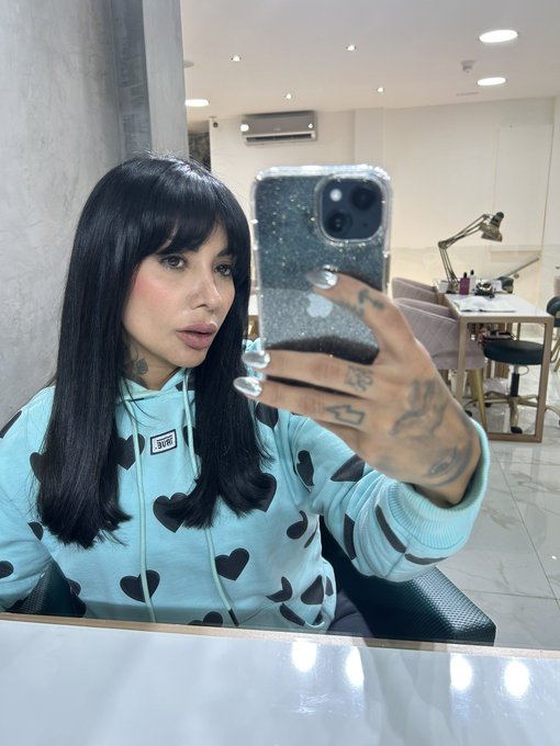 Este nuevo look me hace sentir JODIDAMENTE SEXY,  bueno&hellip; M&aacute;s 🌝 https://t.co/qkZMLfuRmw<a href="/tag/masturbacionfemenina"class="tags"><span>#masturbacionfemenina</span></a>