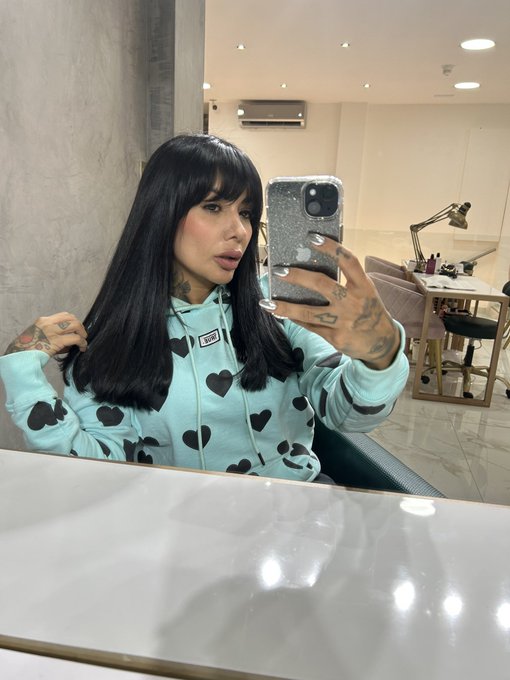 Este nuevo look me hace sentir JODIDAMENTE SEXY,  bueno&hellip; M&aacute;s 🌝 https://t.co/qkZMLfuRmw<a href="/tag/masturbacionfemenina"class="tags"><span>#masturbacionfemenina</span></a>