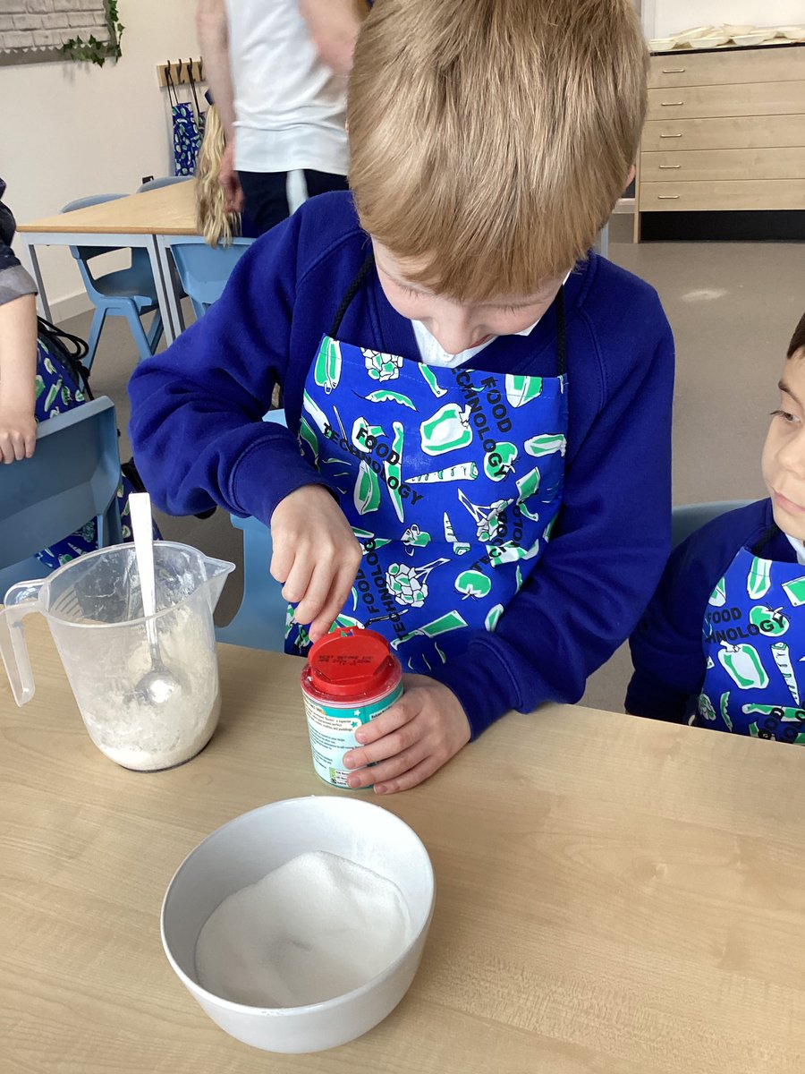 BucktonFields's tweet photo. Happy Pancake Day! Year 1 spent the afternoon making their own, they measured out and worked together brilliantly! 🥞 https://t.co/GtBRaKvfF3