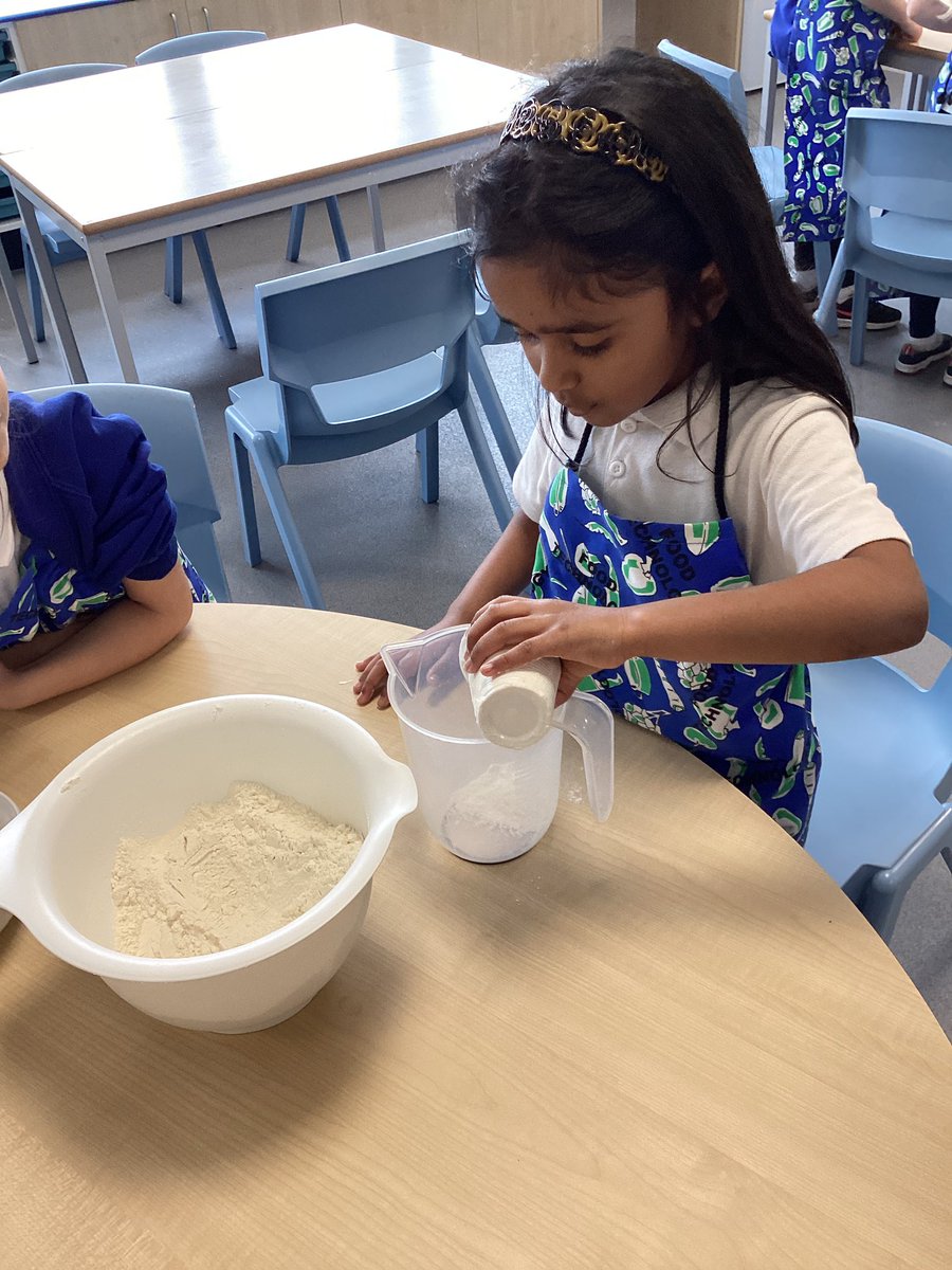 BucktonFields's tweet photo. Happy Pancake Day! Year 1 spent the afternoon making their own, they measured out and worked together brilliantly! 🥞 https://t.co/GtBRaKvfF3