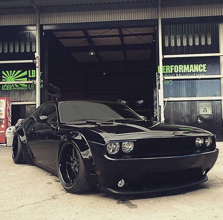 Auto_Porn's tweet photo. widebody hellcat https://t.co/XeGAYP56Me