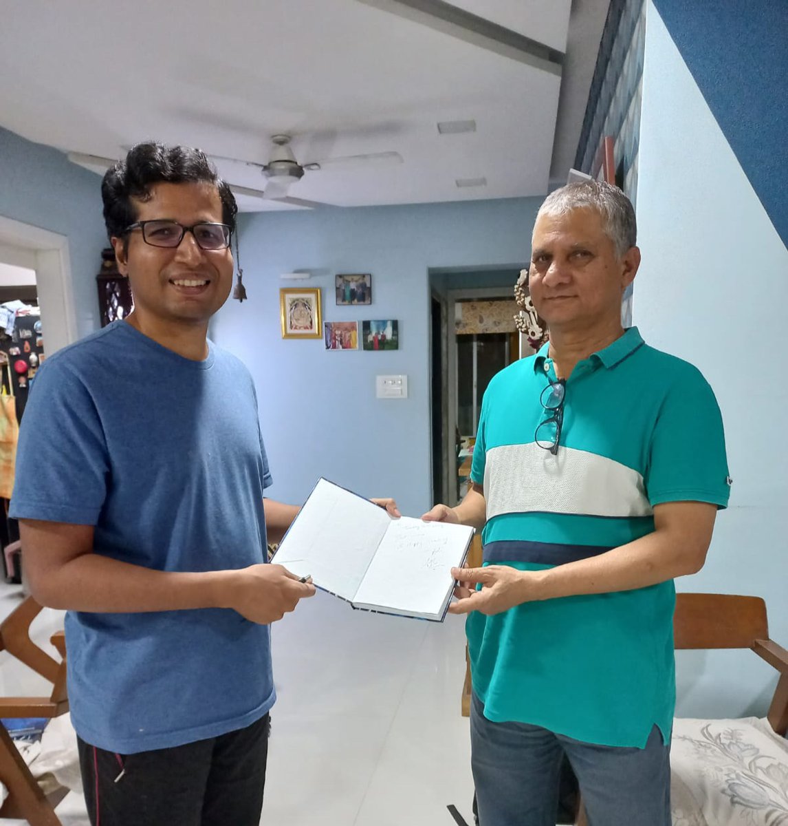 adityaskrishnan's tweet photo. An absolute honour to present my book " A String Of Pearls " to Trombay Club library, Mumbai which is frequently visited by readers across all age groups  #adishares #astringofpearls #books #BooksWorthReading #india #poetry #arts #Mumbai https://t.co/fqNbf0XYYd