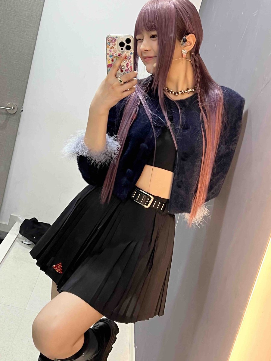 Hanni (@daily04s) on Twitter photo 