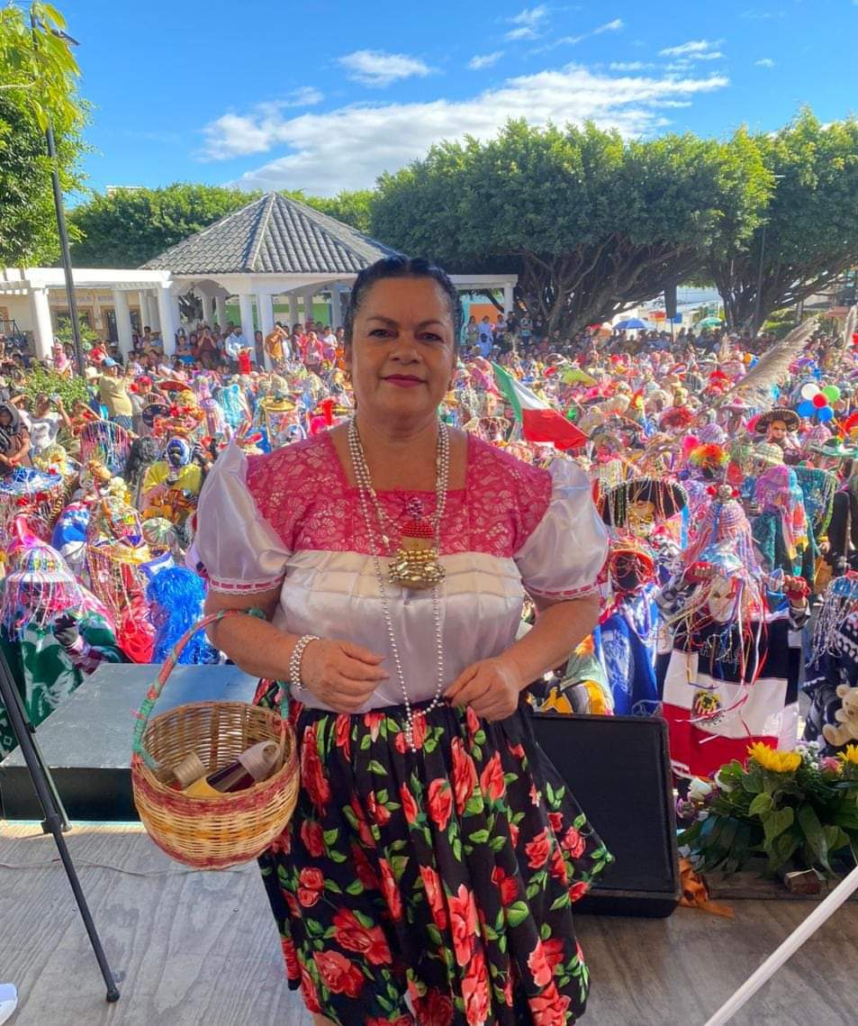ivan_padilla_A's tweet photo. @lopezdoriga Comparto imágenes del carnaval de Las Rosas (Pinola) https://t.co/EeOnxKmpon