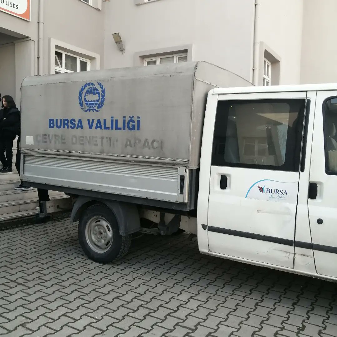 emre_mtal's tweet photo. Bursa Valiliğiveİl Milli Eğitim Müdürlüğümüz organizasyonuyla ilçemiz genelindeki okullarda toplanarak okulumuzda tasniflenip kolilenen oyuncakları yola çıkardık.Emeği geçen herkese teşekkürler 
@BursaValiligi @bursailmem16 @serkangur_bursa @inegolilcemem @dogrruali https://t.co/Lxc03qXe8x
