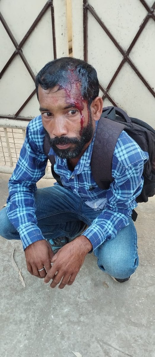 20 फरवरी को राज भवन के सामने पंचायत सचिवालय स्वयंसेवक संघ के सदस्यों पर जमकर लाठी बरसाए पुलिस प्रशासन इस पर आपका एक ट्यूट करना चाहिए सर किस प्रकार झारखंड सरकार दमनकारी नीति अपना रहा है आपातकाल की याद दिला रहा है<a href="/dr/">Dan Rowden</a> nishikant dubye