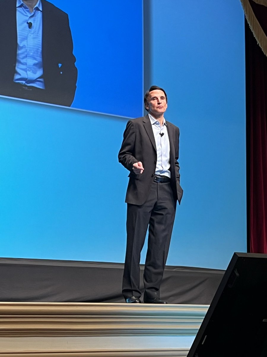 HCAAinfo's tweet photo. Why do you believe that the American healthcare system is so expensive? Keynote speaker, @RobertPearlMD asks at #HCAAexecforum. https://t.co/yP8UgTY48m