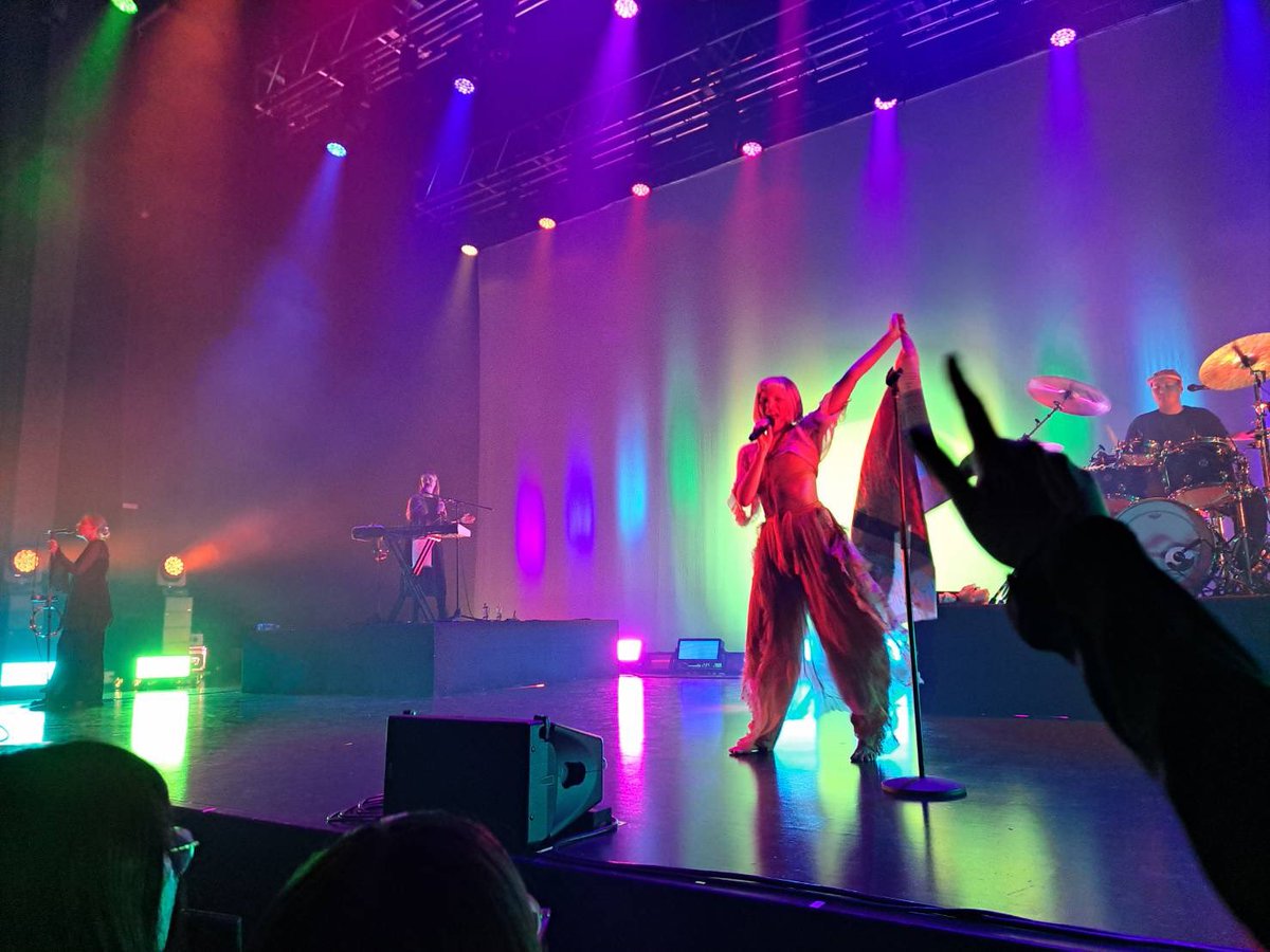 touyeko's tweet image. The flag from Japan 😭
日本からフラグやっと見ました😭
#Aurora2023