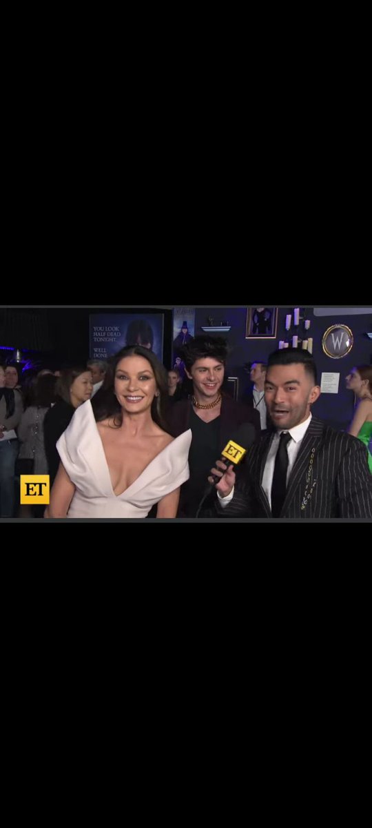 meyvibe's tweet photo. she is very cute meaow~ 
I'm going crazy because of how cute Catherine 
#CatherineZetaJones https://t.co/P7m7sRHm4t