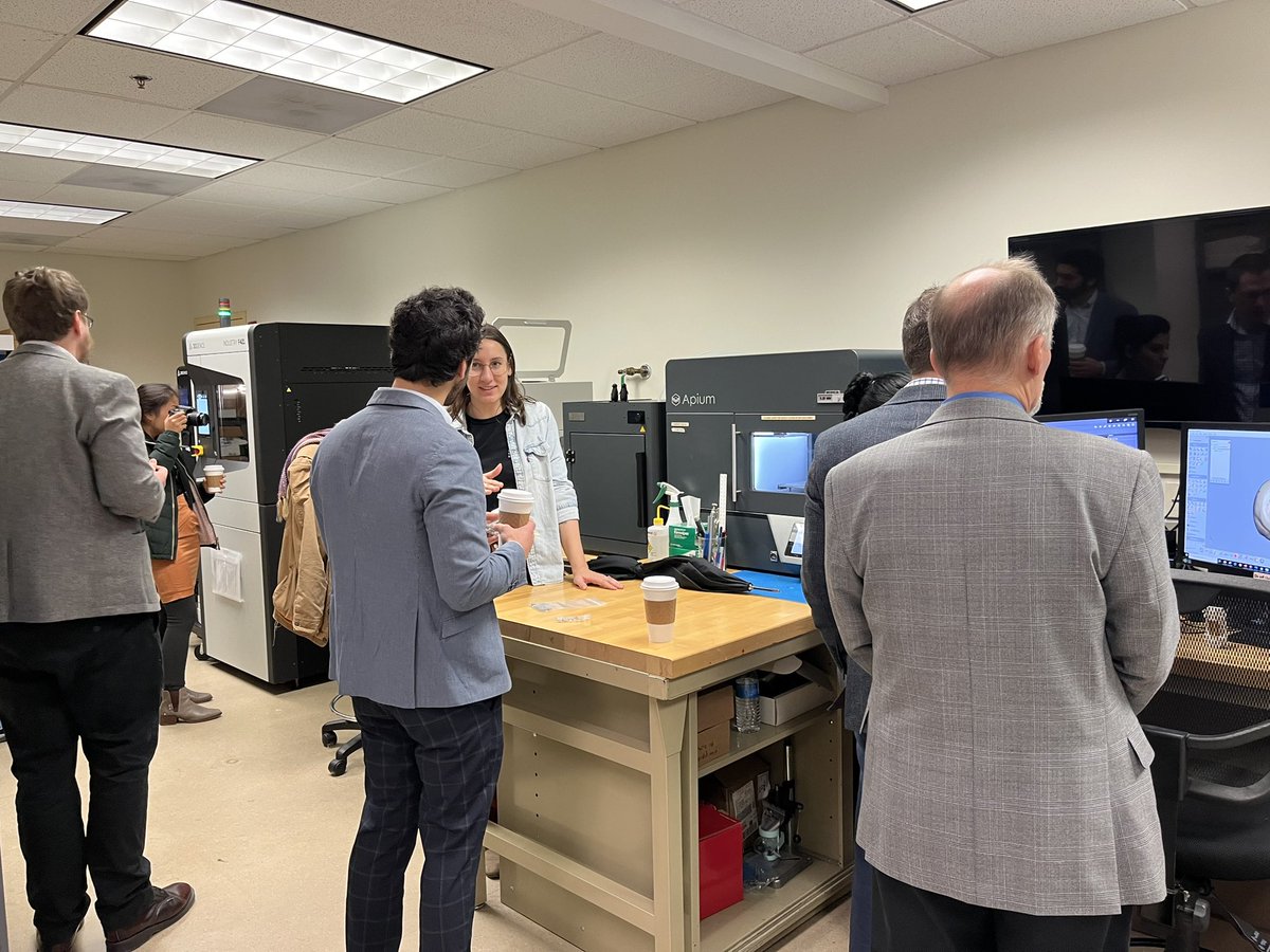edwards_tomc's tweet photo. @DrexelUniv like Disneyland for 3D printers @NidalKhatib2 @_IreneYang_ great to see your haptic design technology and uses in reconstructing complex cancer resections and in educating surgeons @BritishORS @BoneJointRes #travellingfellows #3Dprinting https://t.co/SNqGEFgjEy