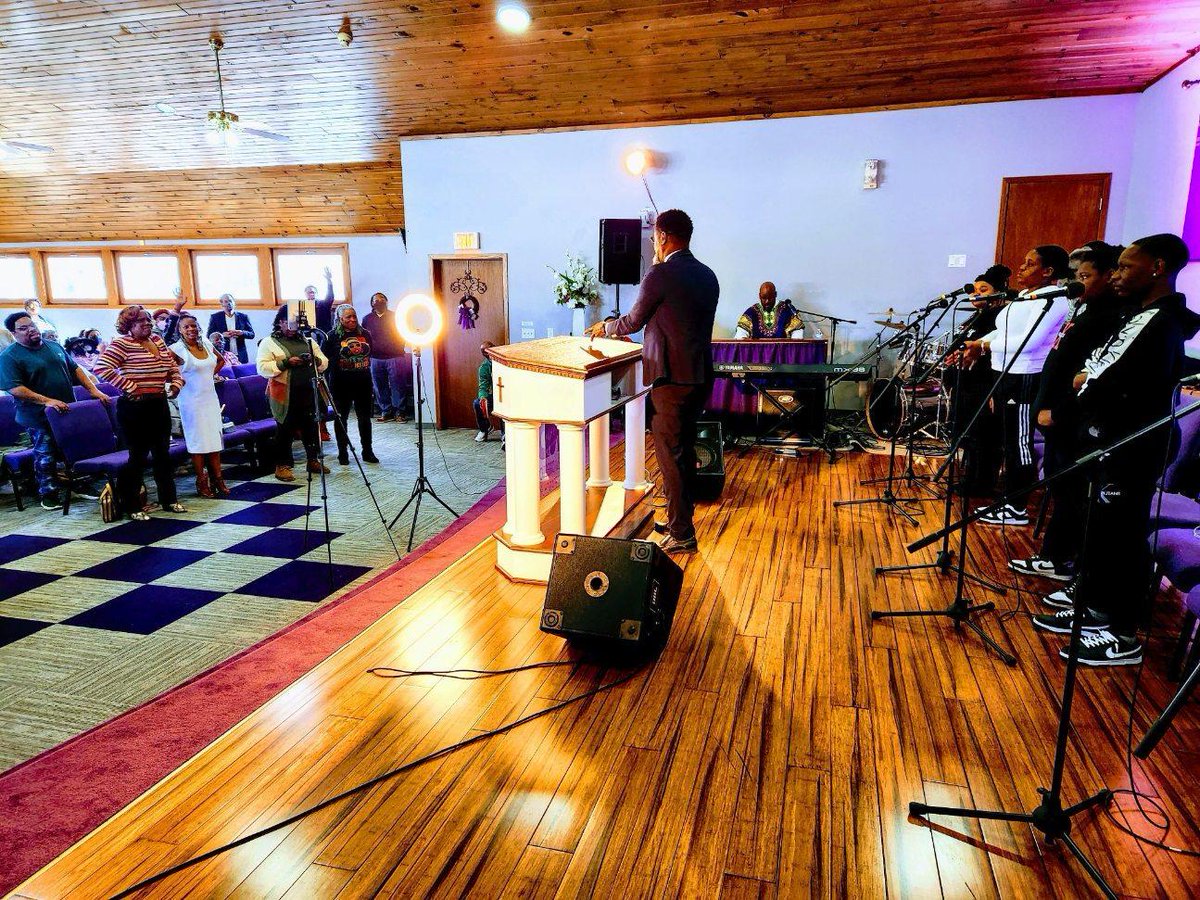 JudgemitchellWI's tweet photo. If you know me, you know I love to get on stage and share some wisdom. Thanks to the New Direction Congregation for giving me the opportunity to preach the gospel this past weekend. https://t.co/LsgwVhR8PK