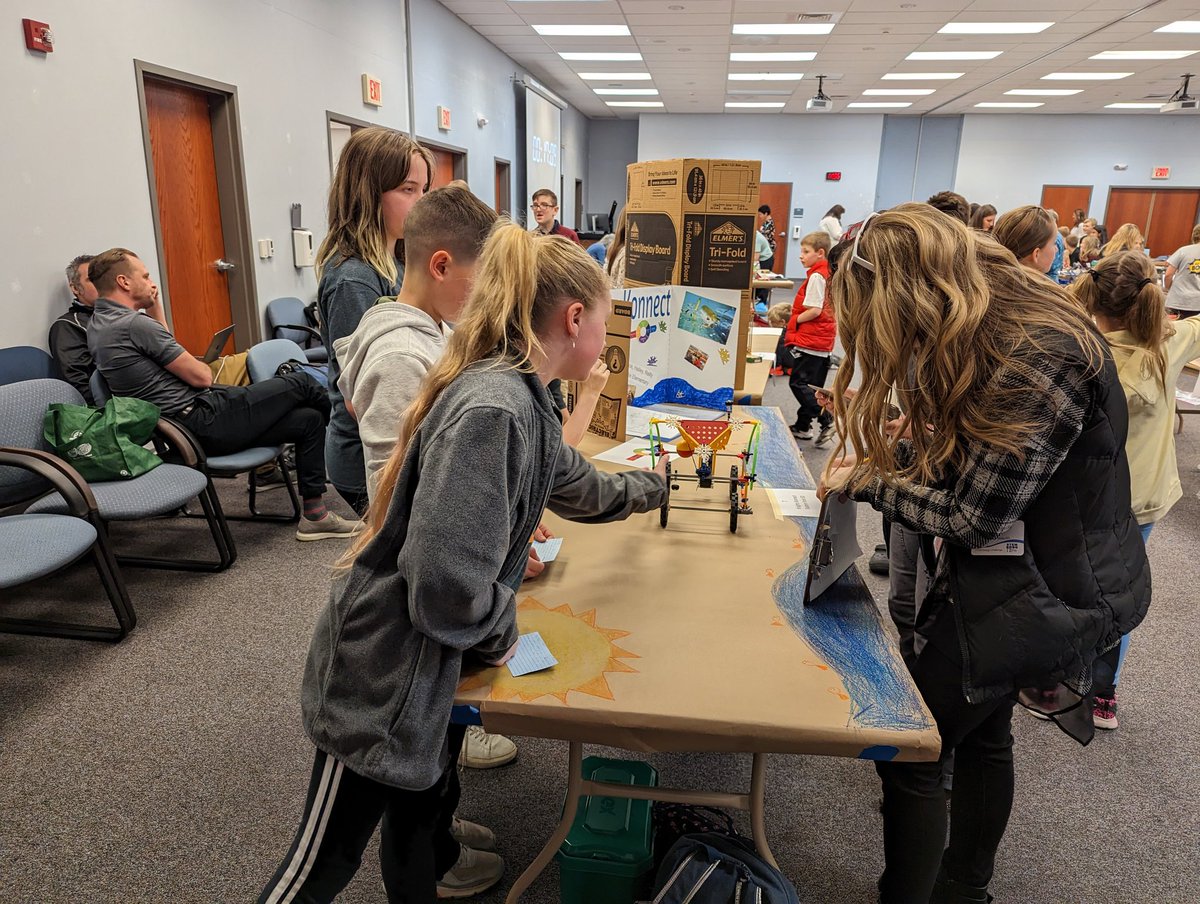 So proud of our 4th and 5th grade K'nex teams <a href="/WrightsvilleElm/">Wrightsville Elem</a> <a href="/EasternYorkSD/">Eastern York </a> . They did an amazing job with their collaboration, communication, creative innovation, critical thinking, and citizenship skills today. It's a great day to be a Knight! #eyedge <a href="/LIU12_STEM/">Lincoln IU12 STEM</a>