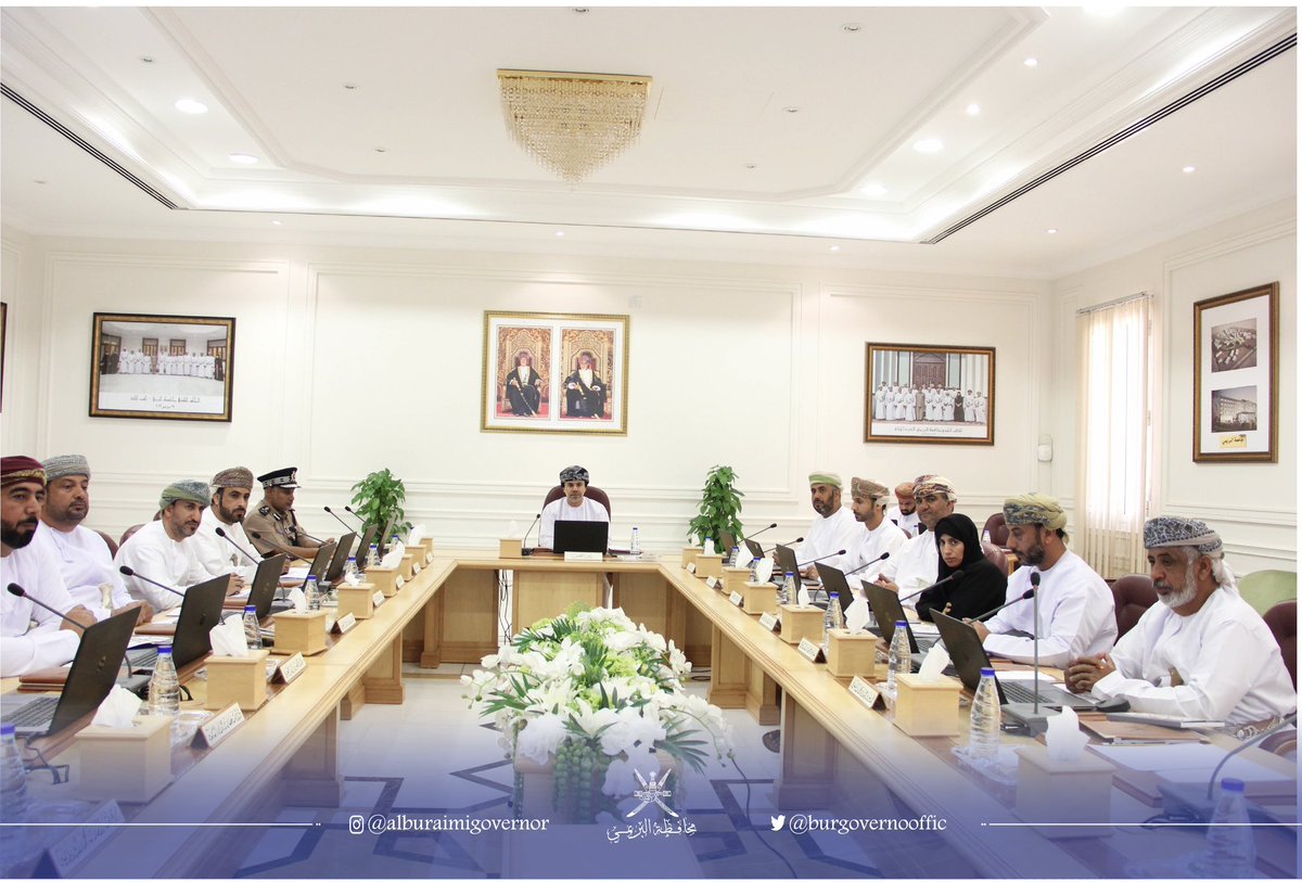 buraimi_al's tweet photo. عقد المجلس البلدي ب #محافظة_البريمي اجتماعه الثاني لهذا العام برئاسة سعادة السيد الدكتور حمد بن أحمد البوسعيدي محافظ #البريمي رئيس المجلس، وأكد سعادته على أهمية متابعة العمل على تنفيذ المقترحات المقدمة من المجلس مؤكداً على أن العام الحالي هو عام التنفيذ. https://t.co/PNHyTXC9qp