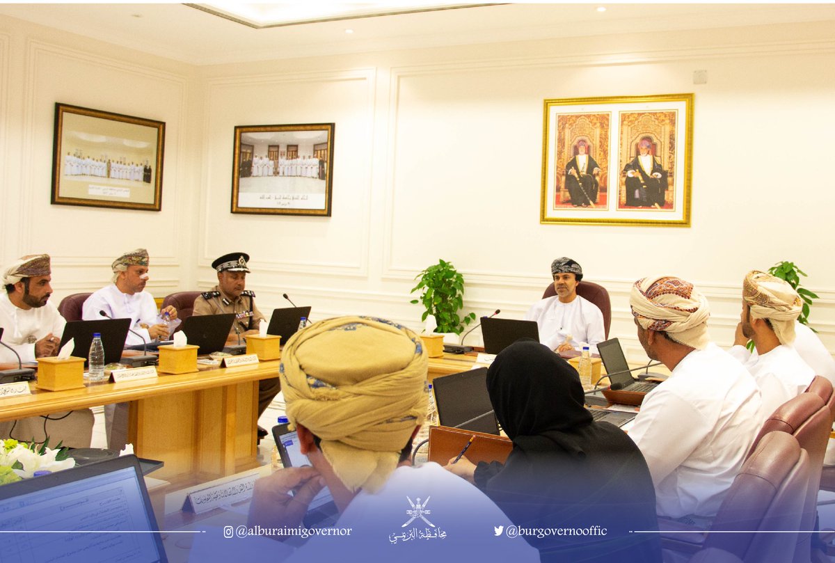 buraimi_al's tweet photo. عقد المجلس البلدي ب #محافظة_البريمي اجتماعه الثاني لهذا العام برئاسة سعادة السيد الدكتور حمد بن أحمد البوسعيدي محافظ #البريمي رئيس المجلس، وأكد سعادته على أهمية متابعة العمل على تنفيذ المقترحات المقدمة من المجلس مؤكداً على أن العام الحالي هو عام التنفيذ. https://t.co/PNHyTXC9qp