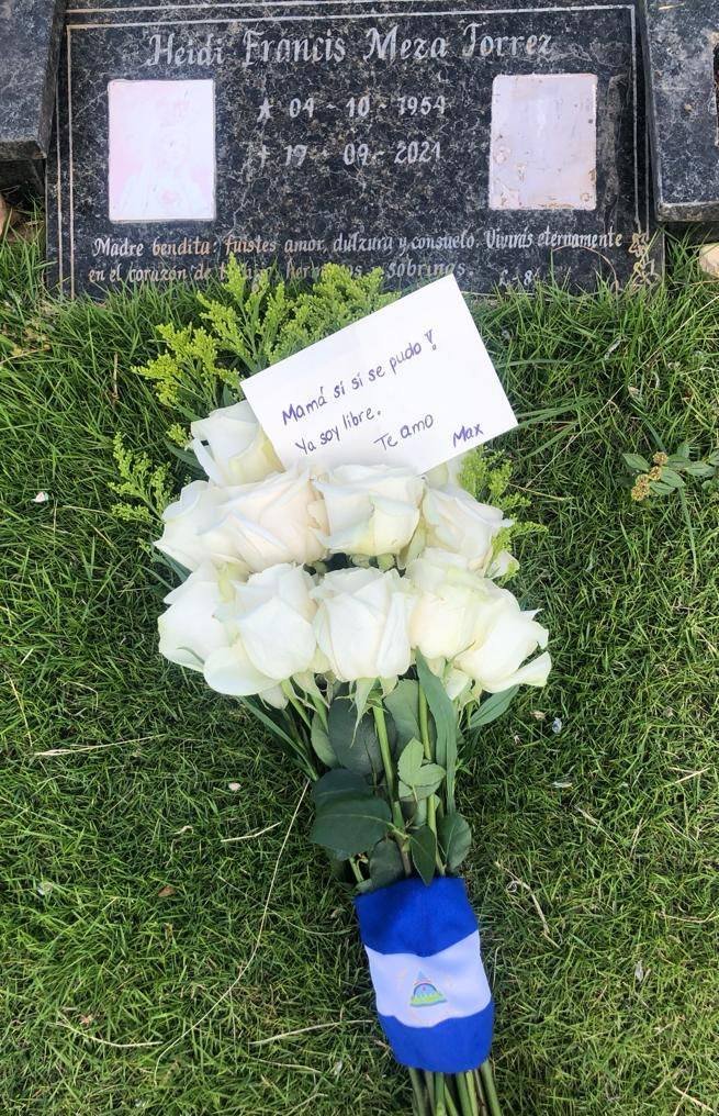 No me dejaron decirte adios mama. Hoy, desde el destierro, me impiden visitarte. En libertad extraño tu voz y tus abrazos. Se cuanto esperaste el momento de encontrarnos, pero levanto la mirada y junto a Dios te veo sonreír y hasta el cielo te abrazo. Si se pudo mama. ¡Te amo!❤