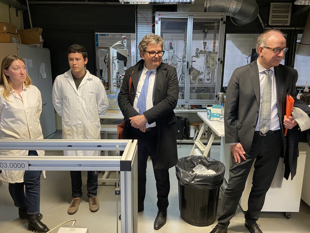 XBeulens's tweet image. Visite ce jour du recteur @GalderisiClaud1 de différentes UMR de @universite_uppa. Rencontre  enrichissante avec des acteurs  engagés et qui agissent en pluridisciplinarité pour la recherche en faveur des enjeux environnementaux. 
@INRAE_France @CNRS @RANouvAquitaine