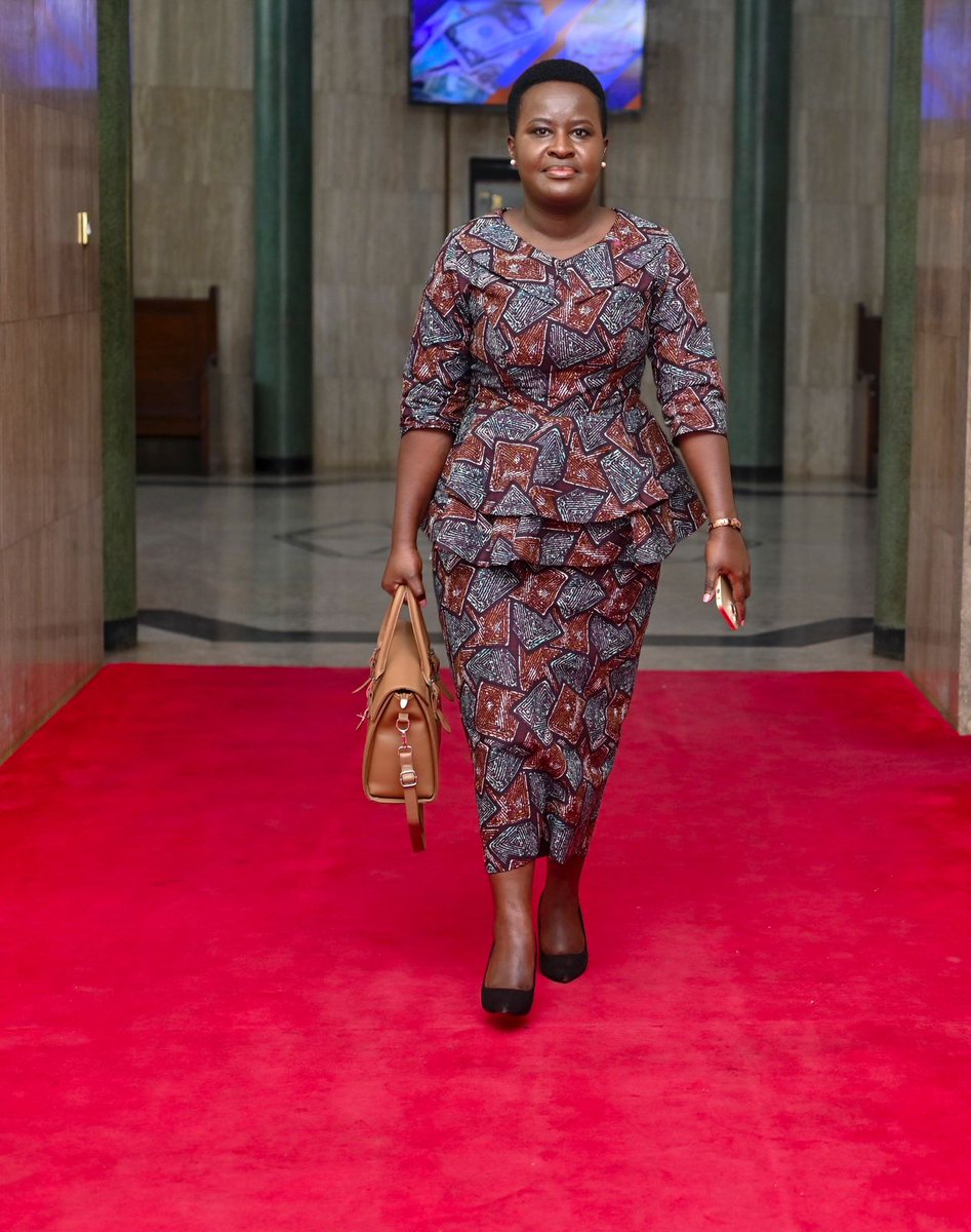 HonTribeless's tweet photo. In photos Senator Essy Okenyuri

This week Women Legislators will dress in African wear to support local designers stitching African style. I have to say a huge thank you to my local tailor George Otieno at Nairobi Textiles who always helps ensure that I look neat.@essyokenyuri https://t.co/DX8v3lKukJ