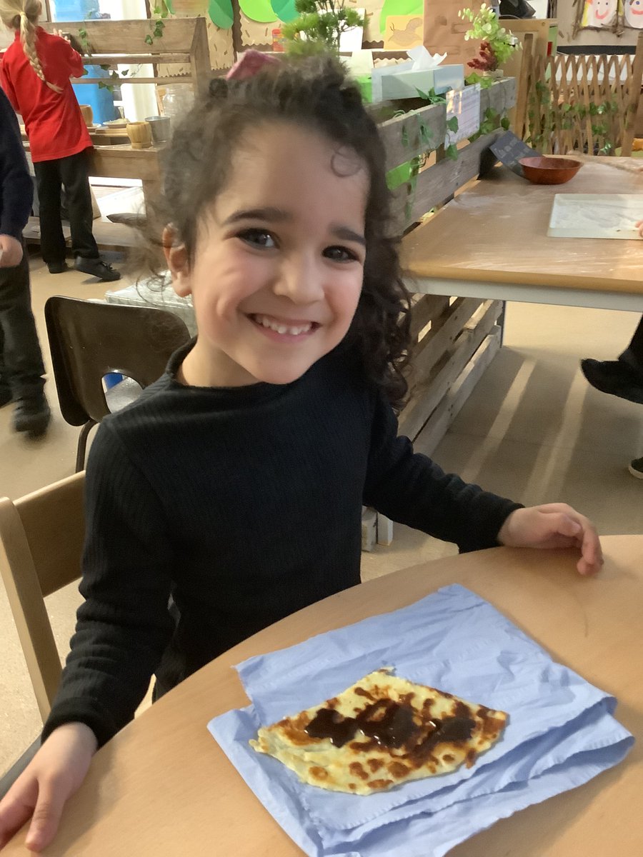BhaReception's tweet photo. For Shrove Tuesday we made pancakes in Reception today! We had lots of fun talking about the ingredients we would need, how to make them and then having a go ourselves. We got to choose our toppings and the best part was eating them! @BHA_TQ @BhaReception @AETAcademies https://t.co/evdleR7UOI
