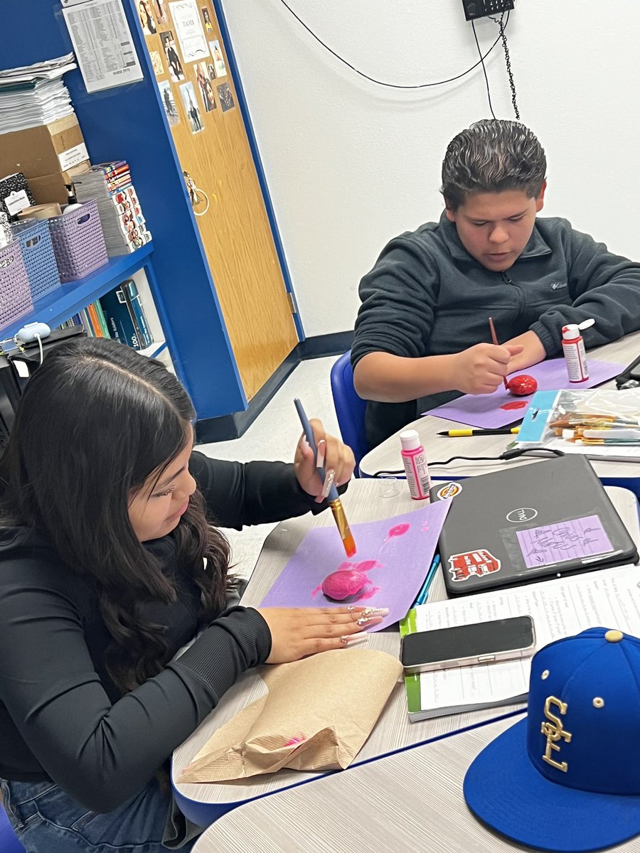 meliley1130's tweet photo. The Crafting Eagles at work! Join us Mondays after school in room 402. Contact Mrs. Leyva for more info. #crafts #sehs https://t.co/iTq7Ojz5Qm