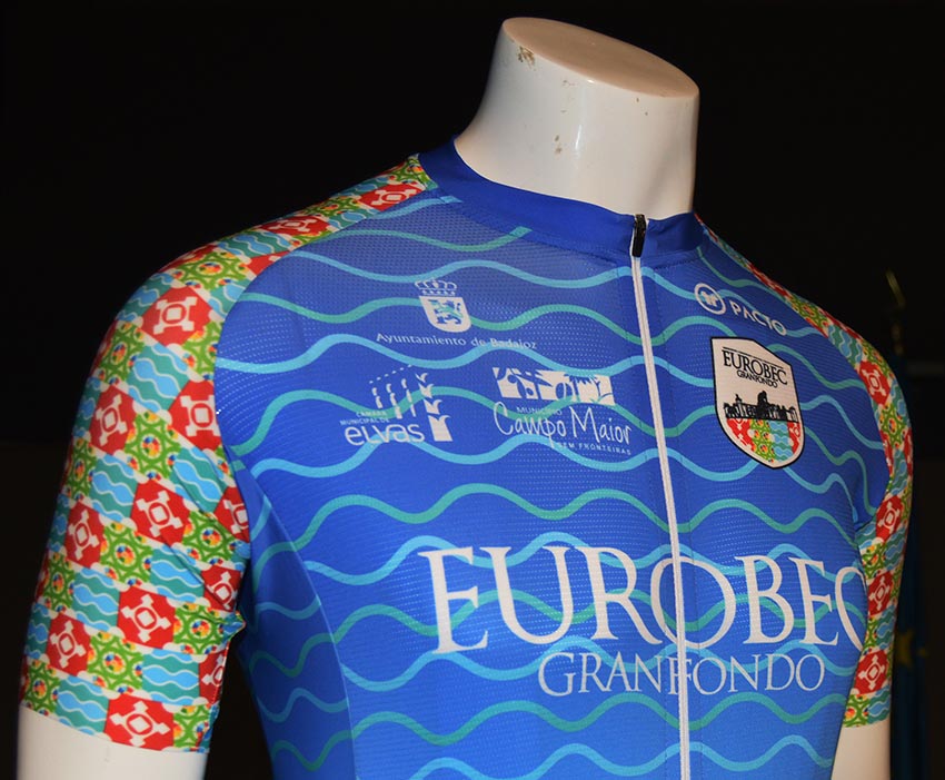 El jersey oficial de la Gran Fondo EUROBEC <a href="/LusiberiaParque/">LUSIBERIA Badajoz</a> , gratis con la inscripción acciontr3s.com/el-jersey-ofic…